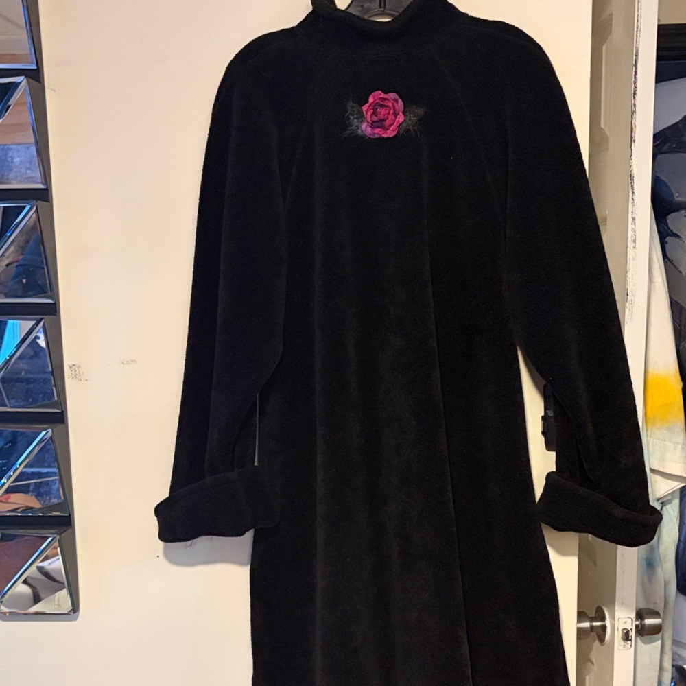 Black Floral Embroidered Women's Coat - Picture 3 of 3